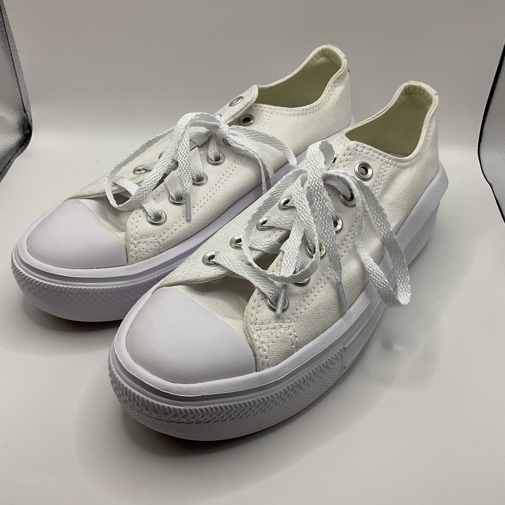 Converse Chuck Taylor All Star Move OX Platform White Size 8 570257C Thick Sole